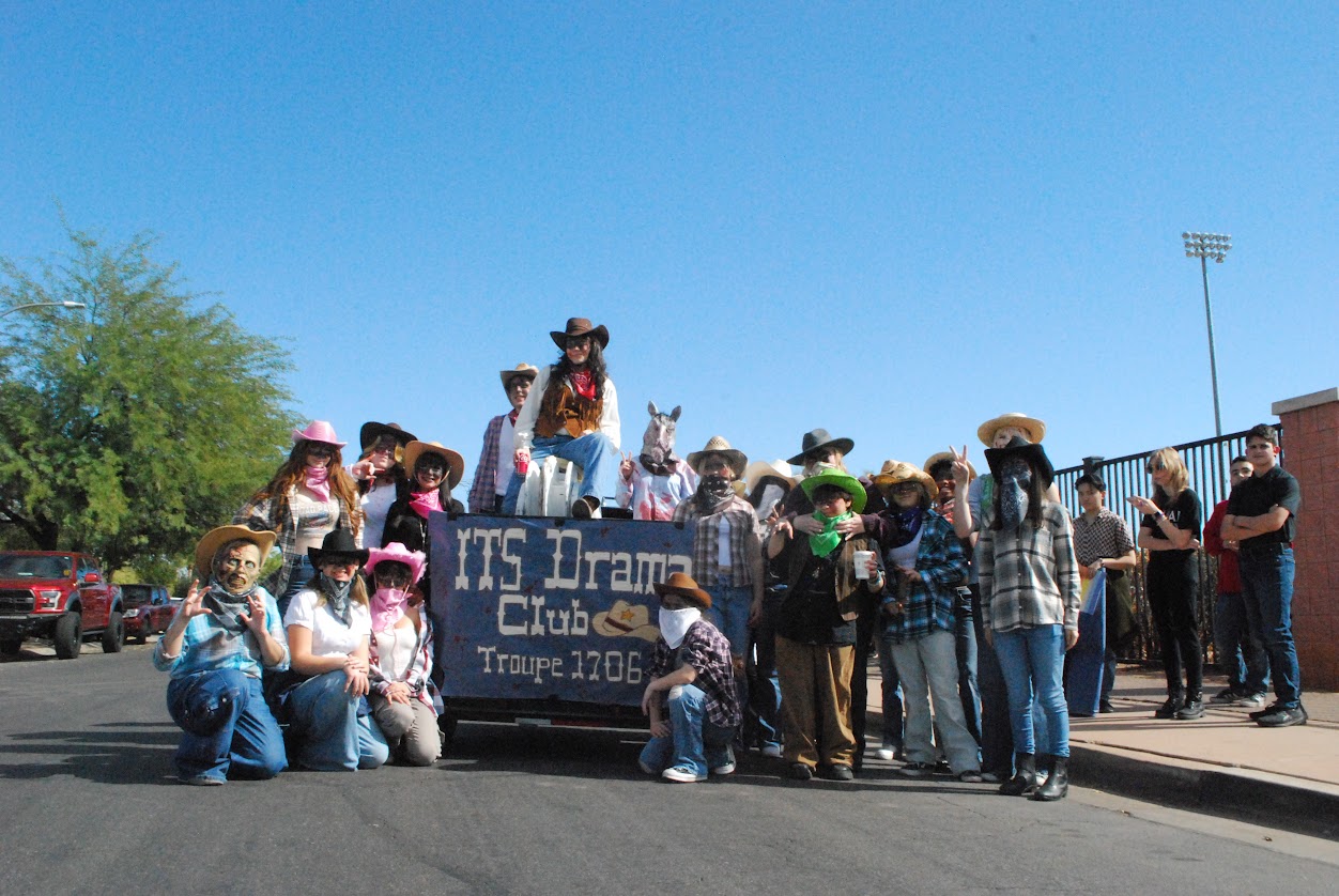 Chandler's Homecoming parade blends tradition, modern school spirit