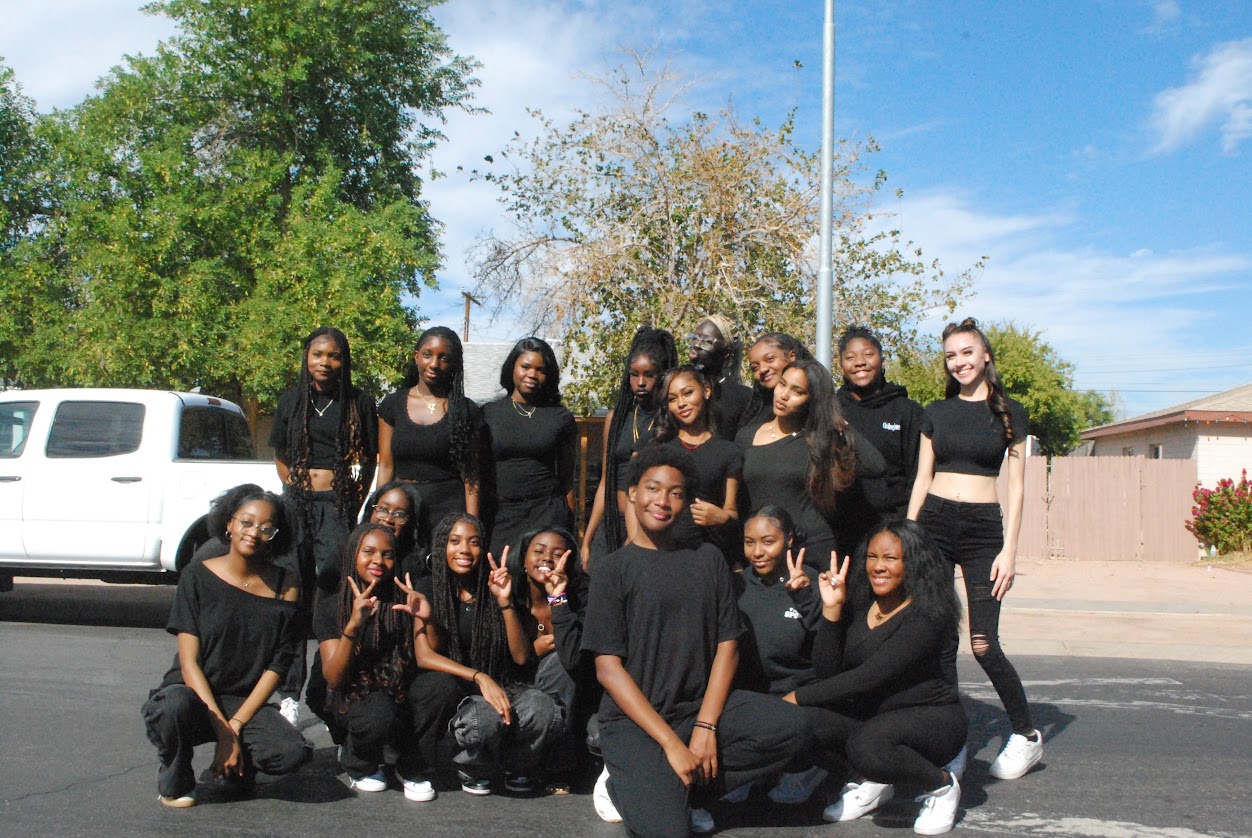 Chandler's Homecoming parade blends tradition, modern school spirit