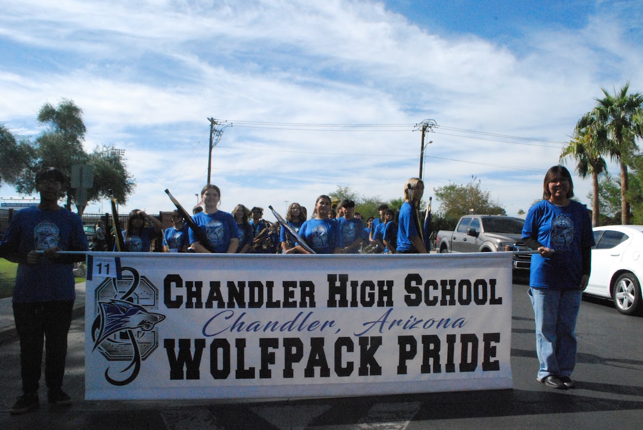 Chandler's Homecoming parade blends tradition, modern school spirit