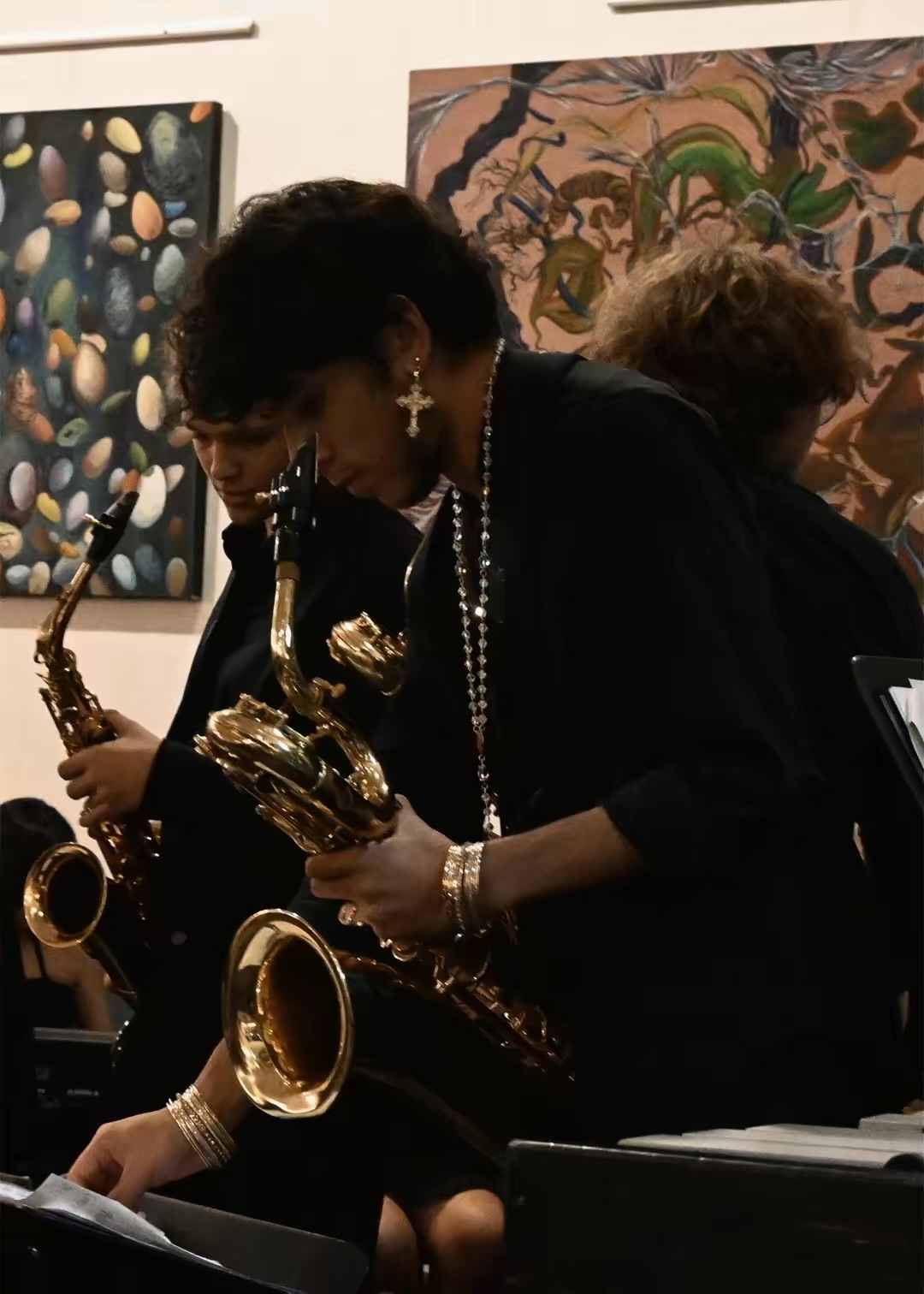 Chandler High Jazz Band performs for diners at Pita Jungle on Tues, Nov 18, 2025